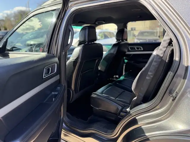 2017 Ford Explorer XLT - Photo 10