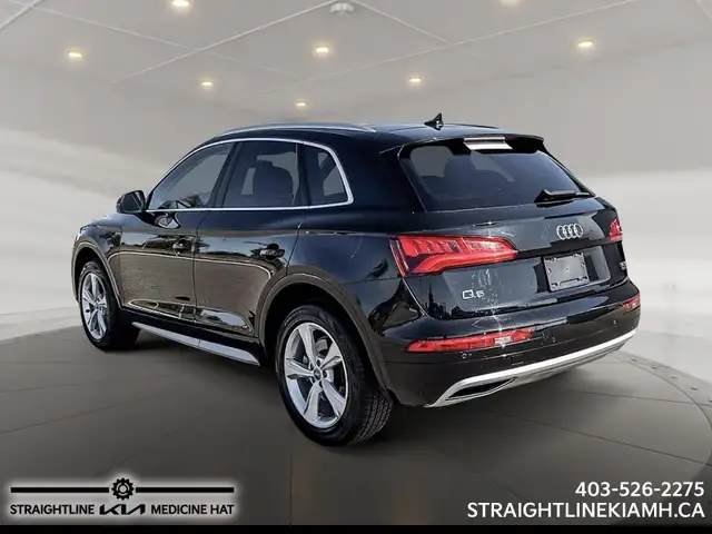 2018 Audi Q5 Progressiv One owner, Heated Seats, Backup Cam, App - Photo 4