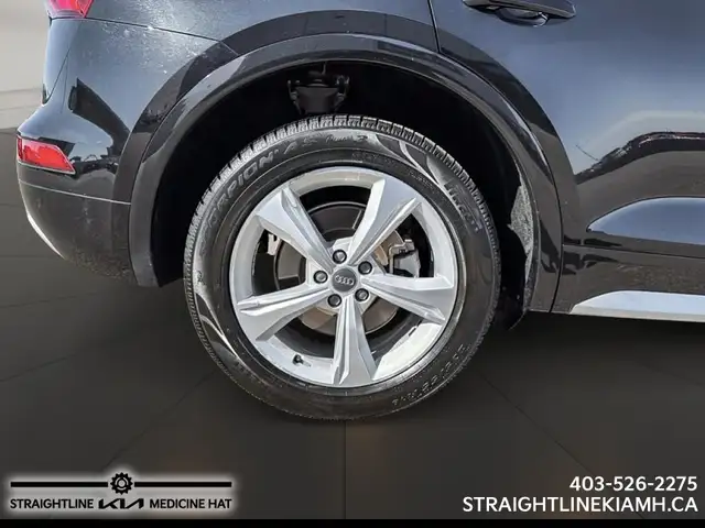 2018 Audi Q5 Progressiv One owner, Heated Seats, Backup Cam, App - Photo 7