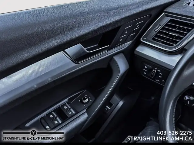 2018 Audi Q5 Progressiv One owner, Heated Seats, Backup Cam, App - Photo 11