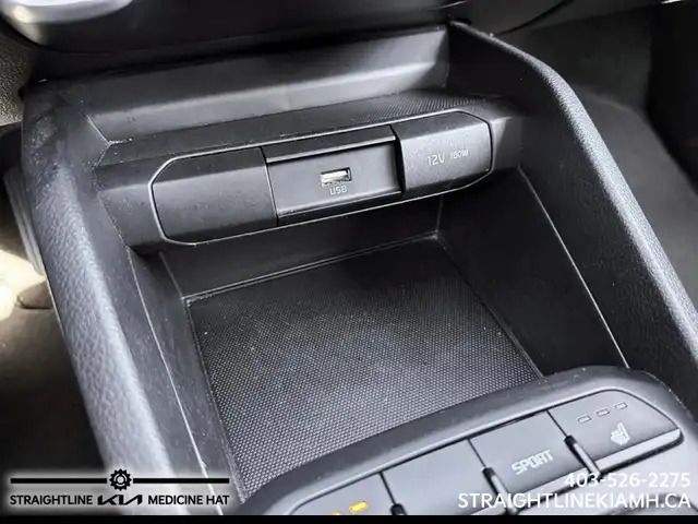 2023 Kia Rio 5-door LX  Heated Front Seats, 8' Touchscreen Displ - Photo 16
