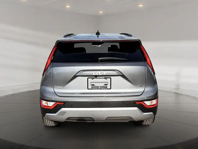 2026 Kia Niro HEV EX Premium efficiency with a premium edge, sma - Photo 3