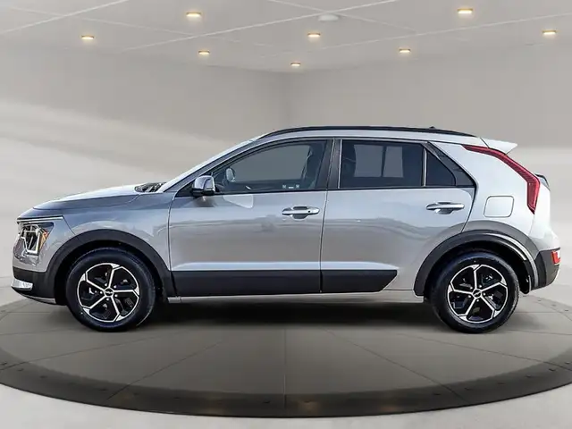 2026 Kia Niro HEV EX Premium efficiency with a premium edge, sma - Photo 5
