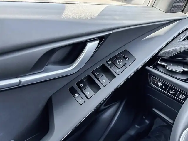 2026 Kia Niro HEV EX Premium efficiency with a premium edge, sma - Photo 11