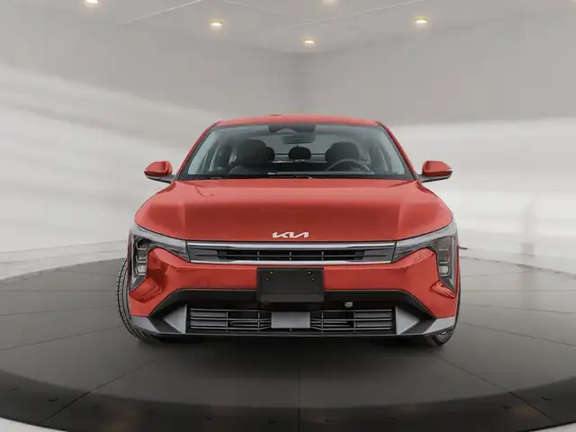 2025 Kia K4 EX premium comfort, advanced safety suite, bold colo - Photo 2
