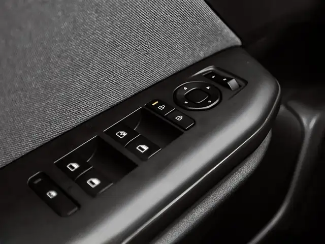 2025 Kia K4 EX premium comfort, advanced safety suite, bold colo - Photo 9