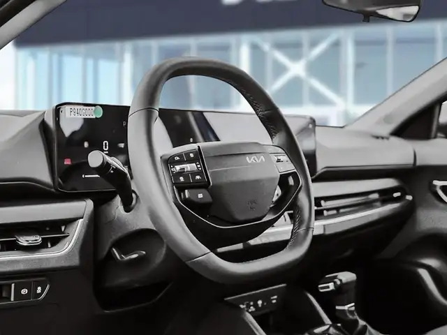 2025 Kia K4 EX premium comfort, advanced safety suite, bold colo - Photo 14