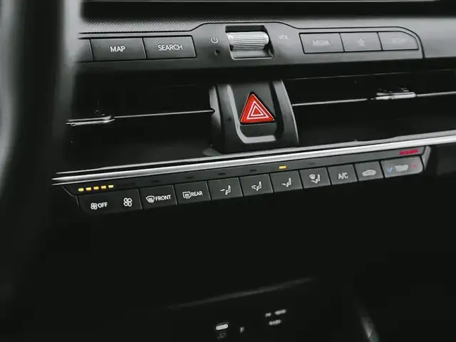 2025 Kia K4 EX premium comfort, advanced safety suite, bold colo - Photo 15