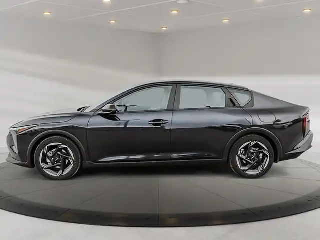 2025 Kia K4 EX elevated comfort, everyday confidence, smart tech - Photo 5