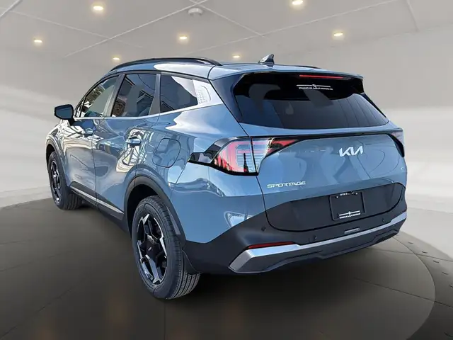 2026 Kia Sportage EX refined design, smart technology, confident - Photo 4