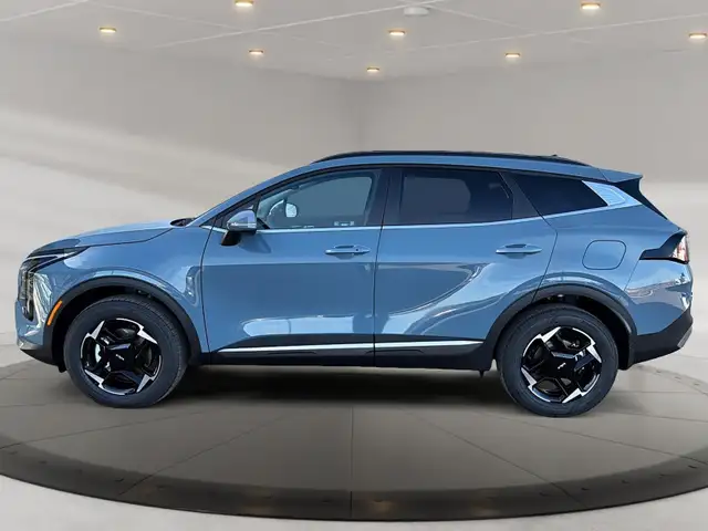 2026 Kia Sportage EX refined design, smart technology, confident - Photo 5
