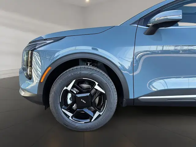 2026 Kia Sportage EX refined design, smart technology, confident - Photo 7