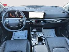 2026 Kia Sportage EX refined design, smart technology, confident - Photo 10