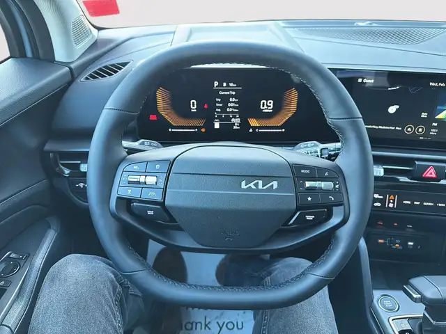 2026 Kia Sportage EX refined design, smart technology, confident - Photo 12