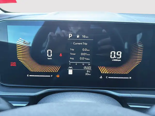 2026 Kia Sportage EX refined design, smart technology, confident - Photo 13