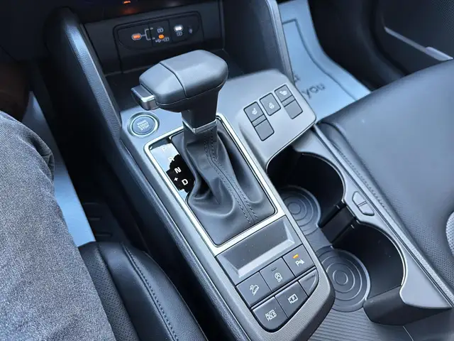 2026 Kia Sportage EX refined design, smart technology, confident - Photo 15