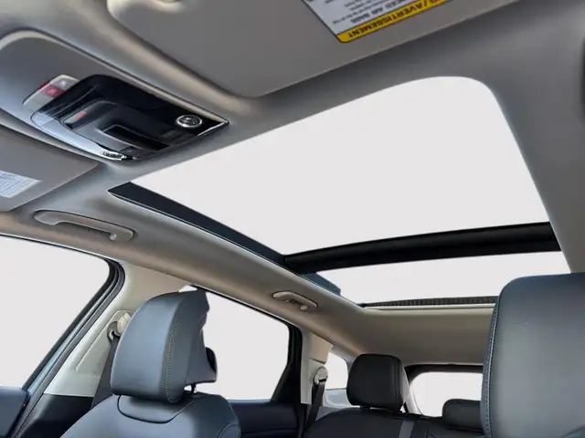 2026 Kia Sportage EX refined design, smart technology, confident - Photo 17