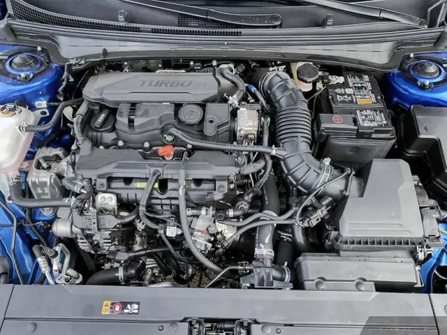 2025 Kia K4 GT-Line Turbo Limited premium feel, sporty edge, tur - Photo 8