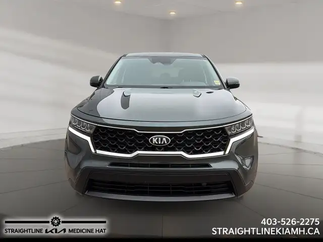 2021 Kia Sorento LX Premium 3-row comfort, spacious interior and - Photo 2