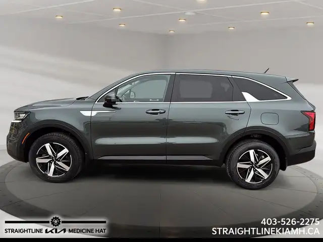 2021 Kia Sorento LX Premium 3-row comfort, spacious interior and - Photo 5