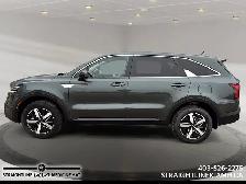 2021 Kia Sorento LX Premium 3-row comfort, spacious interior and - Photo 5