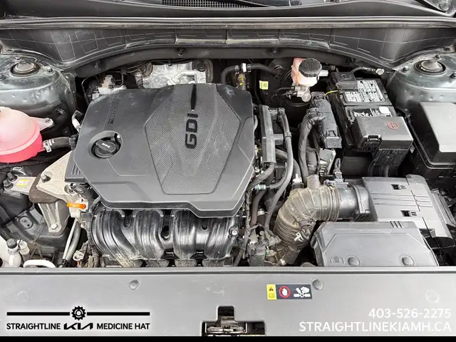 2021 Kia Sorento LX Premium 3-row comfort, spacious interior and - Photo 8