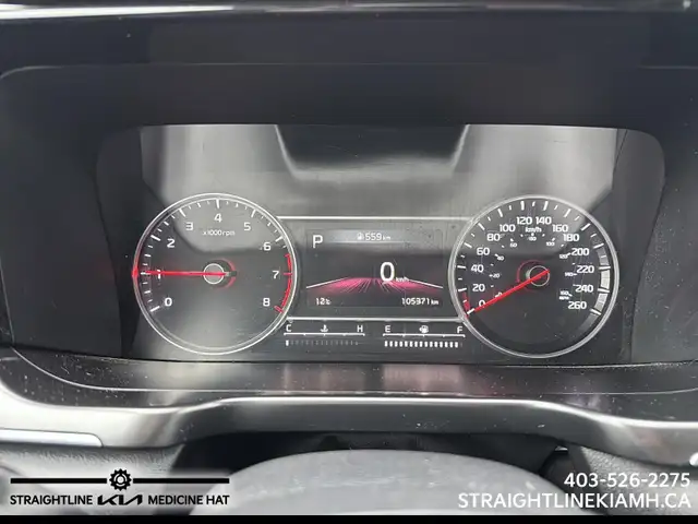 2021 Kia Sorento LX Premium 3-row comfort, spacious interior and - Photo 13