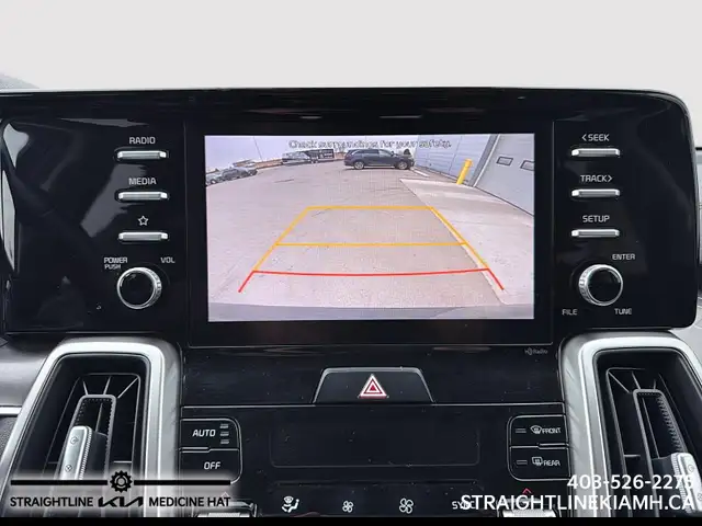 2021 Kia Sorento LX Premium 3-row comfort, spacious interior and - Photo 17