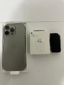 iPhone 16e 128gb Airpods/Fast Charger/Delivery