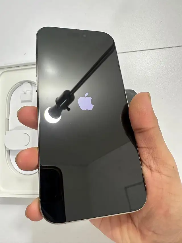 iPhone 16e 128gb Airpods/Fast Charger/Delivery - Photo 2