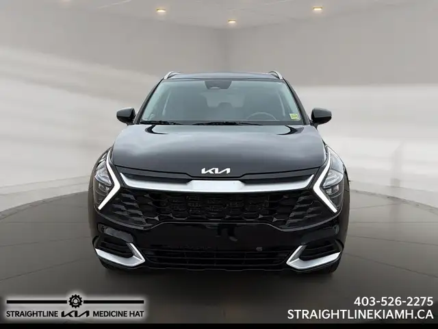 2025 Kia Sportage LX low kilometers, certified preowned, one own - Photo 2
