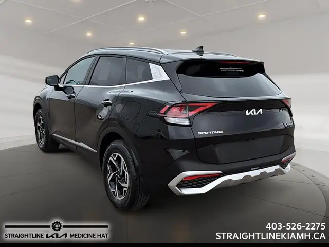 2025 Kia Sportage LX low kilometers, certified preowned, one own - Photo 4