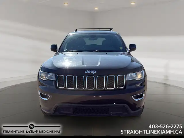2021 Jeep Grand Cherokee Laredo spacious interior, confident sty - Photo 2
