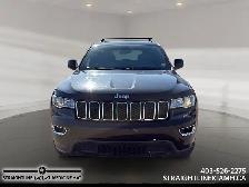 2021 Jeep Grand Cherokee Laredo spacious interior, confident sty - Photo 2