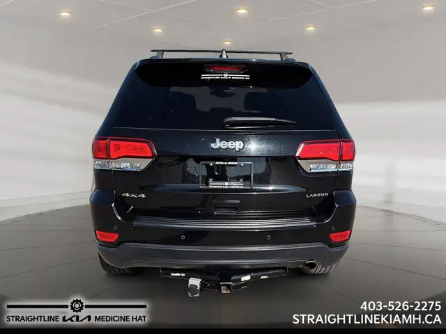 2021 Jeep Grand Cherokee Laredo spacious interior, confident sty - Photo 3
