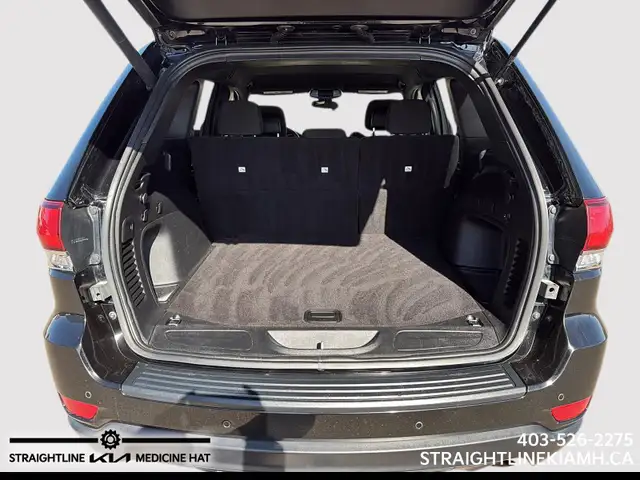 2021 Jeep Grand Cherokee Laredo spacious interior, confident sty - Photo 6