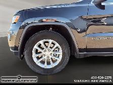2021 Jeep Grand Cherokee Laredo spacious interior, confident sty - Photo 7