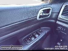 2021 Jeep Grand Cherokee Laredo spacious interior, confident sty - Photo 11