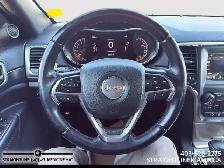 2021 Jeep Grand Cherokee Laredo spacious interior, confident sty - Photo 12