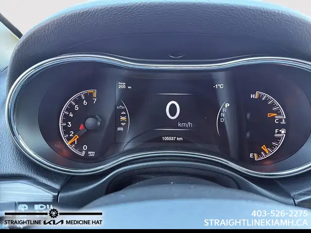 2021 Jeep Grand Cherokee Laredo spacious interior, confident sty - Photo 13