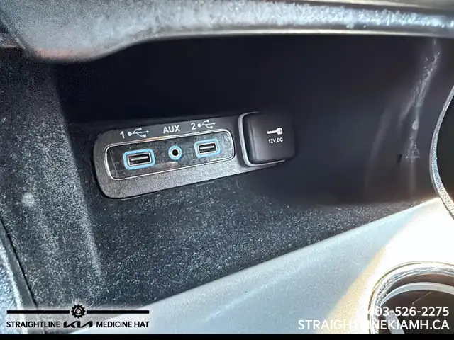 2021 Jeep Grand Cherokee Laredo spacious interior, confident sty - Photo 16