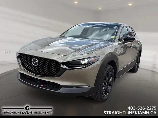 2025 Mazda CX-30 Suna low kilometres, one owner, clean carfax, p