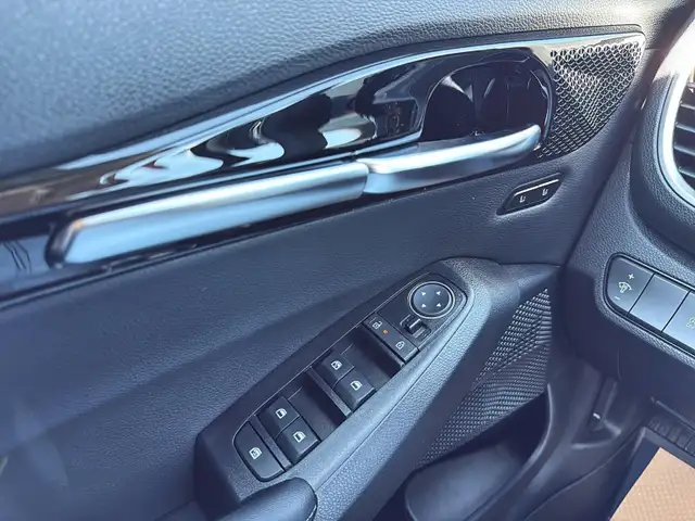 2026 Kia Seltos EX Premium Ventilated Seats, AWD Confidence, Sma - Photo 11