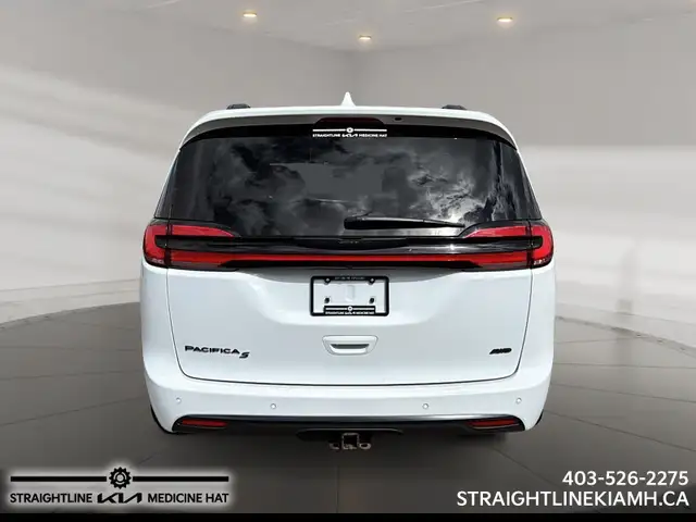 2021 Chrysler Pacifica Touring-L Plus Family-Ready Comfort, Prem - Photo 3