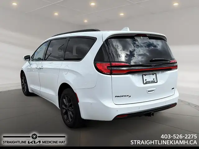 2021 Chrysler Pacifica Touring-L Plus Family-Ready Comfort, Prem - Photo 4