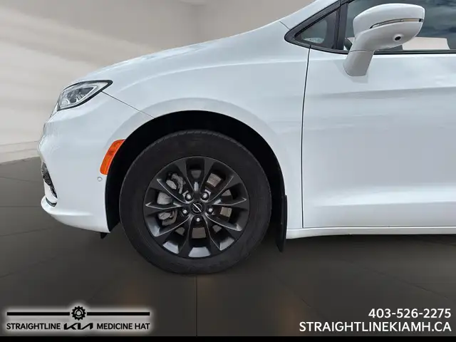 2021 Chrysler Pacifica Touring-L Plus Family-Ready Comfort, Prem - Photo 7