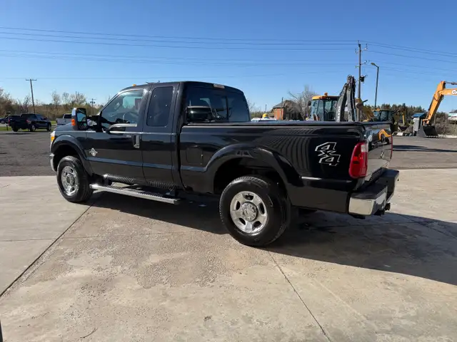 2011 Ford F250 4x4 Power Stroke - Photo 3