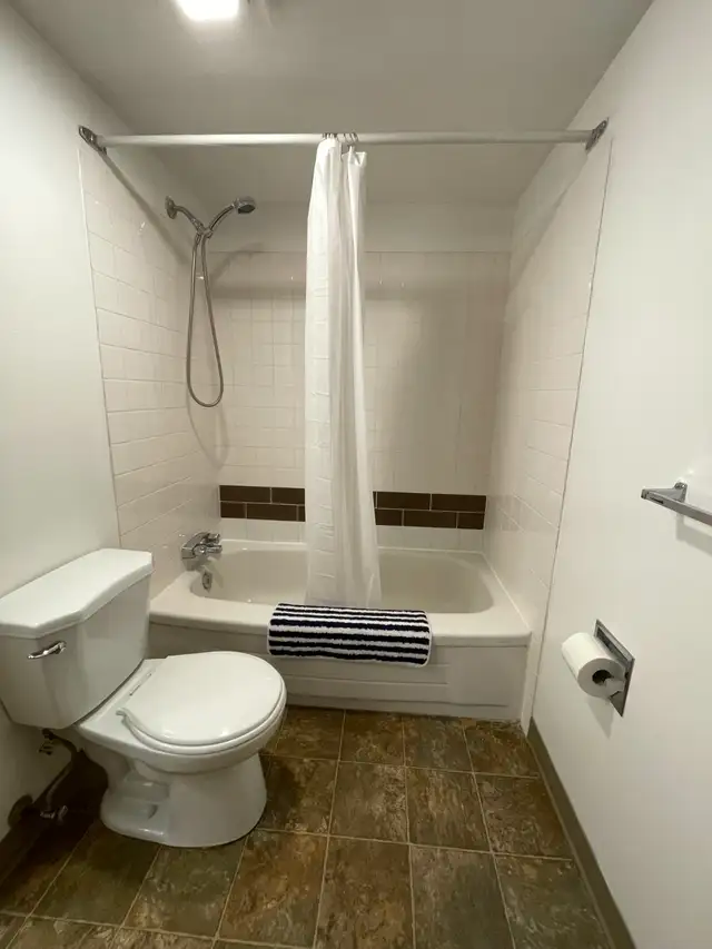 2-Bedroom Apartment Suite in St Vital Available June 1st - Photo 4