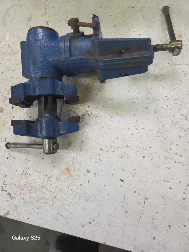 ETAU pivotante  2 ,1 / 2 po.