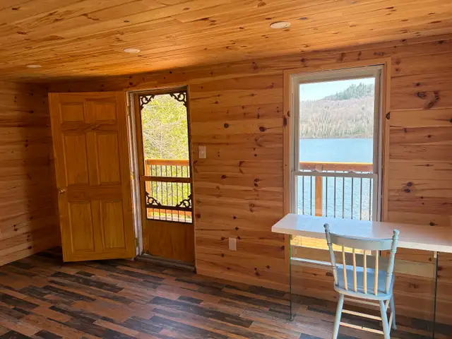 WATER FRONT COTTAGE - Photo 2